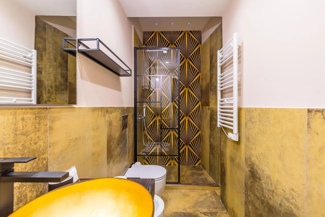 Golden Shell At Historical Center By Napoliapartments
