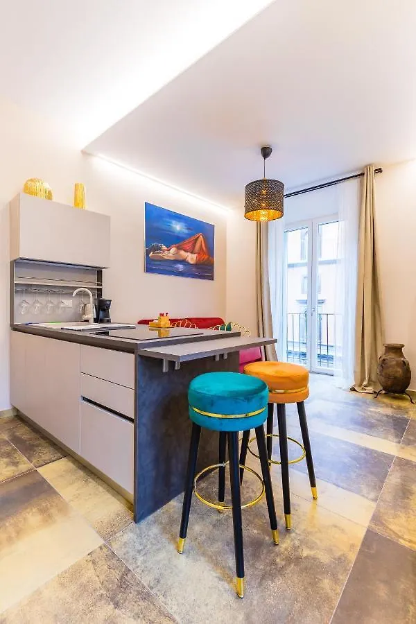 Apartment Golden Shell At Historical Center By Napoliapartments