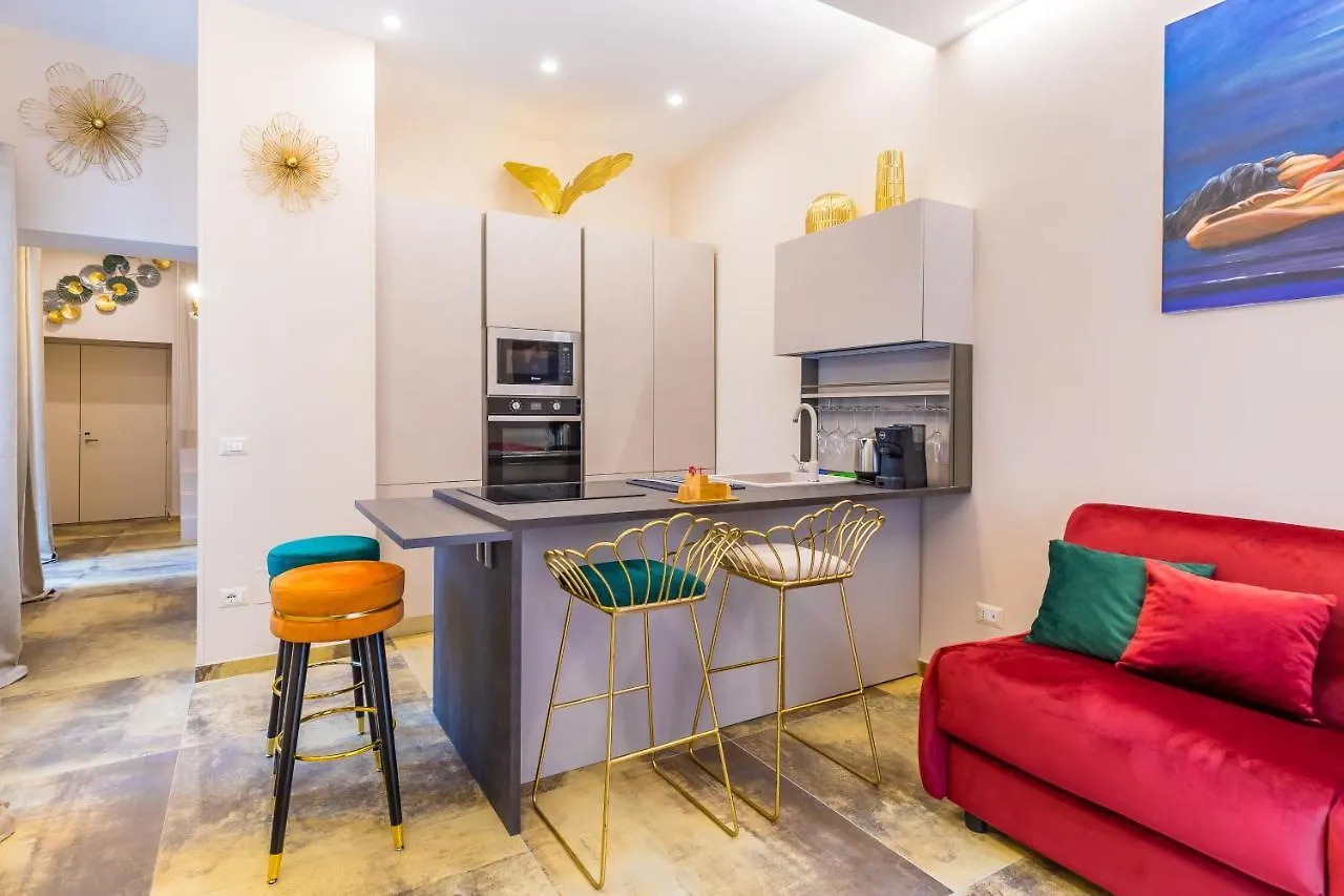 Golden Shell At Historical Center By Napoliapartments Italy