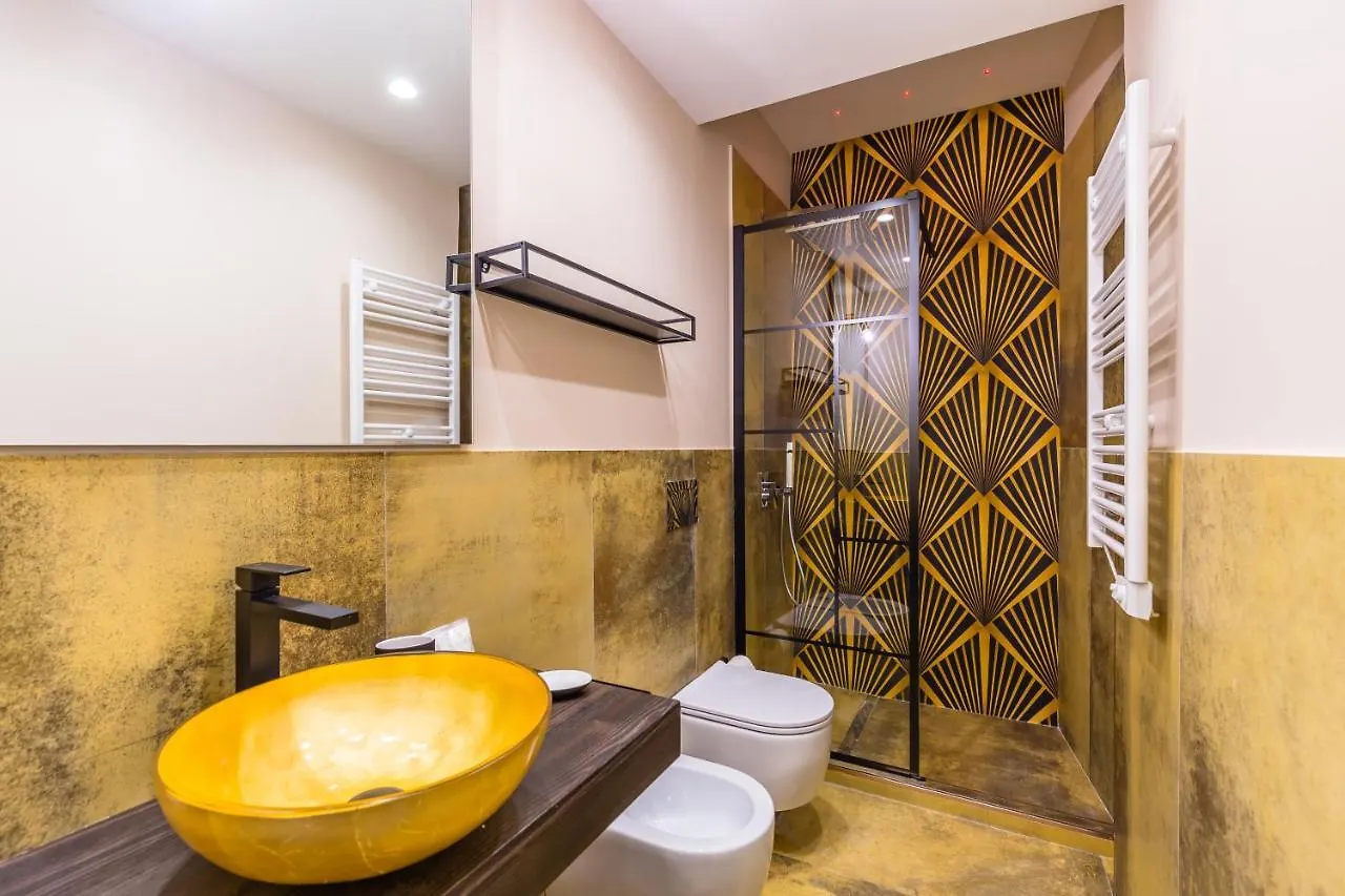 Golden Shell At Historical Center By Napoliapartments Naples