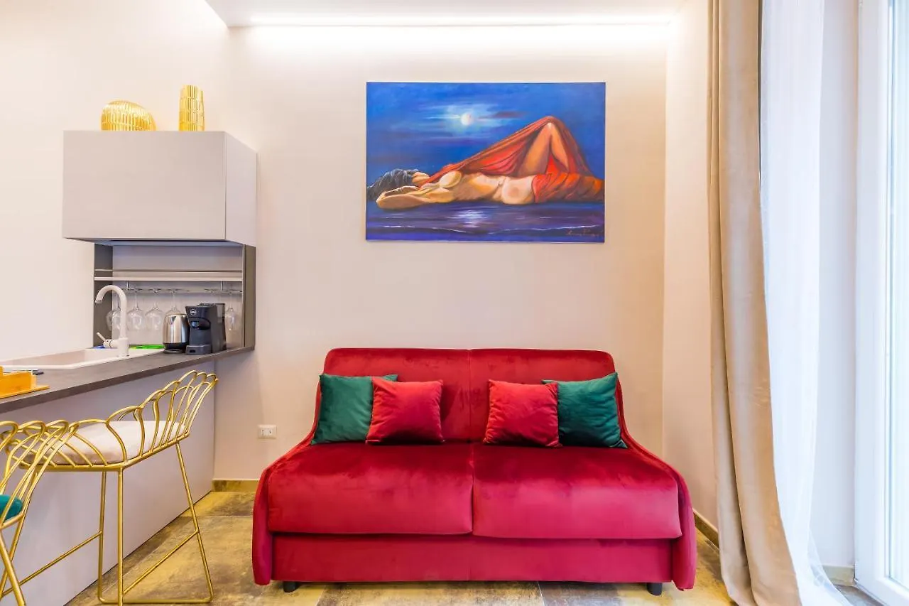 Golden Shell At Historical Center By Napoliapartments Naples
